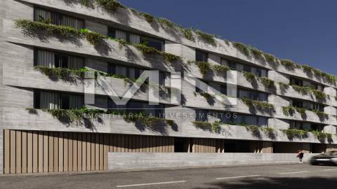 Viver o Campo na Cidade: Exclusivo T3 em Paranhos com Jardim Privativo e Design Moderno