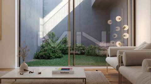 Onde o Minimalismo encontra o Mar: Moradia T3 Exclusiva em Miramar;