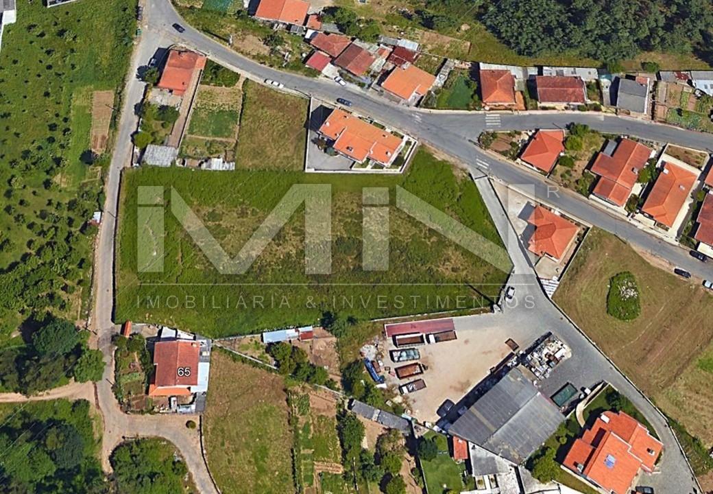 Oportunidade  junto ao Rio Douro: Terreno 2 frentes - 4.300m² - Viabilidade de Loteamento