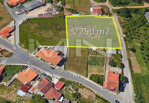 Oportunidade  junto ao Rio Douro: Terreno 2 frentes - 4.300m² - Viabilidade de Loteamento