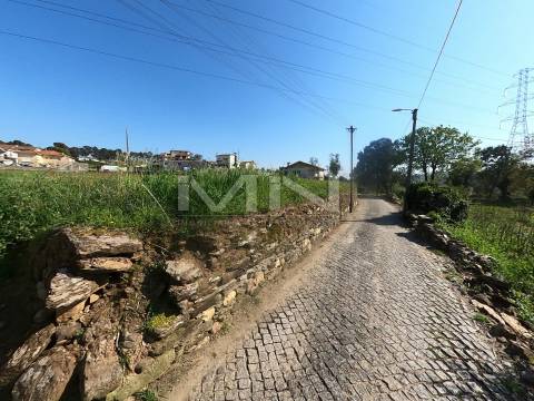 Oportunidade  junto ao Rio Douro: Terreno 2 frentes - 4.300m² - Viabilidade de Loteamento