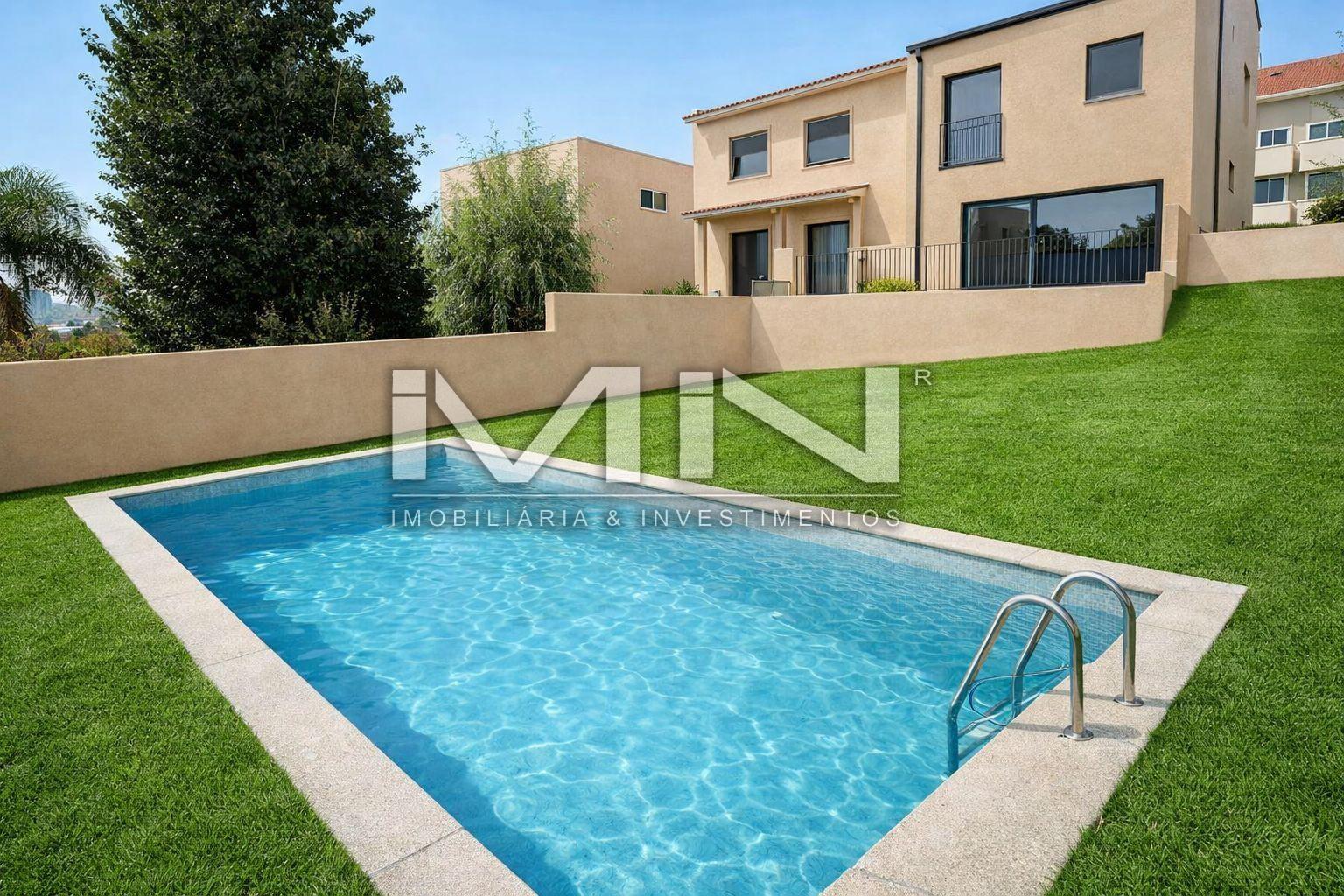 Moradia V4 -c/ piscina - 5 km do Porto