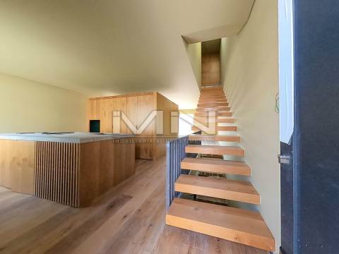 Moradia V4 -c/ piscina - 5 km do Porto