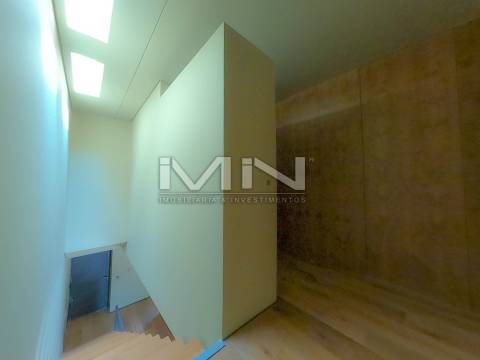 Moradia V4 -c/ piscina - 5 km do Porto