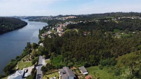 Terreno com PIP aprovado p/ Condomínio Fechado vistas Rio Douro