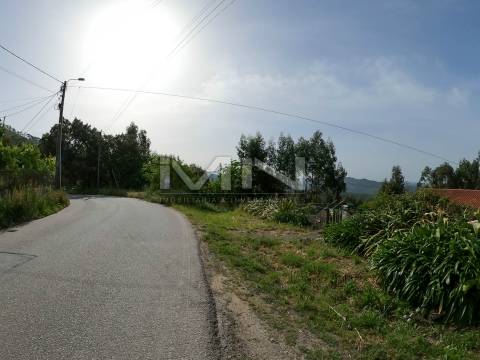 510m2 de Natureza a um Passo do Porto - 2 frentes