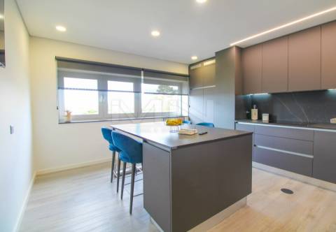 T4 Duplex c/ terraço - Praia de Esmoriz