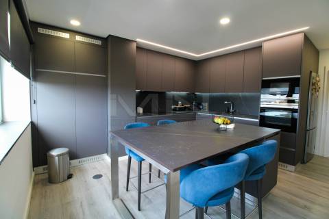 T4 Duplex c/ terraço - Praia de Esmoriz