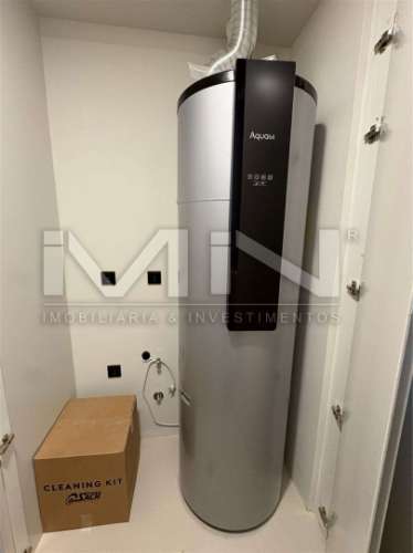 T4 Novo - c/ Terraço e garagem fechada