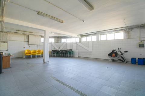 Predio para clínica / Ginásio / Showroom