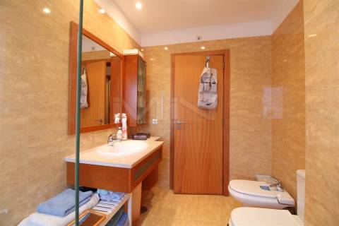 T2 c/ Suite-Garagem Box-Arrumos-Varanda