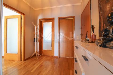 T2 c/ terraço - suite e arrumos -5 minutos do Porto