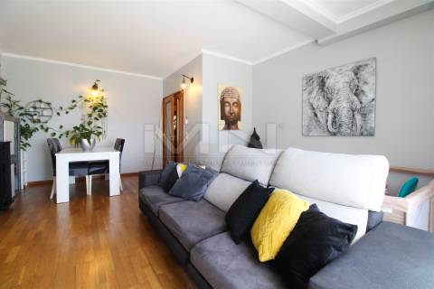 T2 c/ terraço - suite e arrumos -5 minutos do Porto