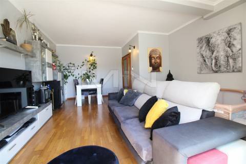 T2 c/ terraço - suite e arrumos -5 minutos do Porto