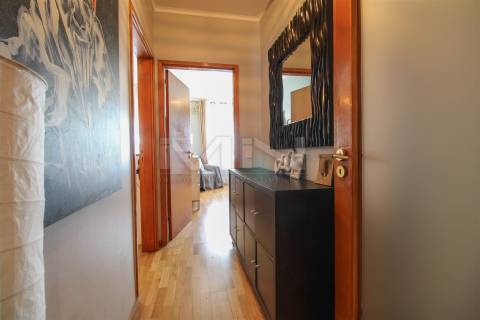 T2 c/ terraço - suite e arrumos -5 minutos do Porto