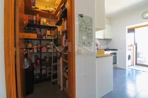 T2 c/ terraço - suite e arrumos -5 minutos do Porto