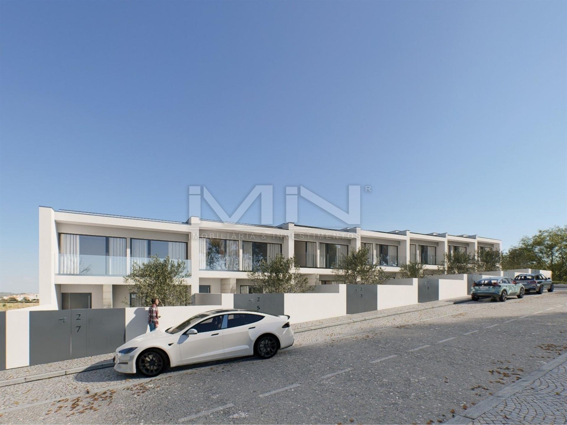 Moradia Condomínio Fechado c/ Piscina - centro de Gondomar