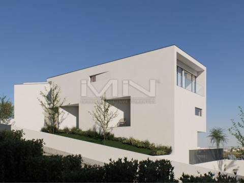 Moradia Condomínio Fechado c/ Piscina - centro de Gondomar