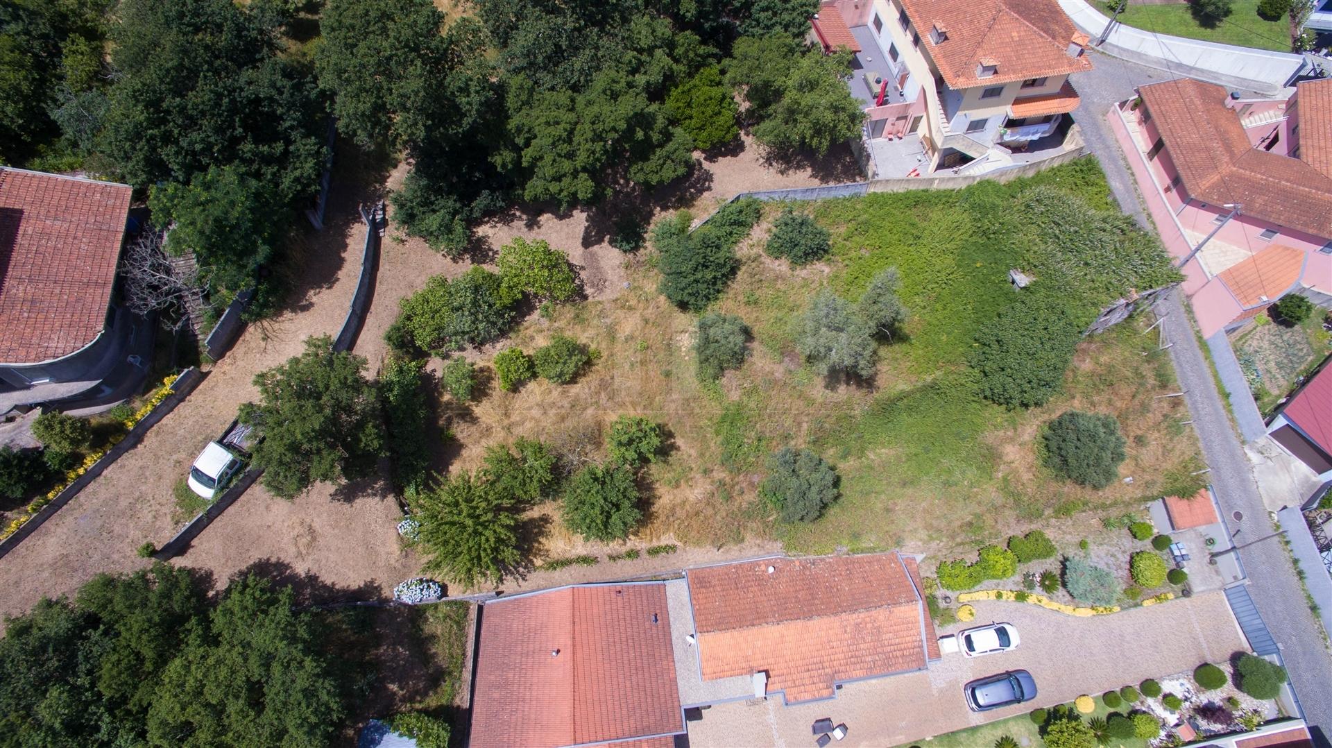 Terreno com Projeto para Moradia Térrea - IVA a 6% – A 10 min do Porto