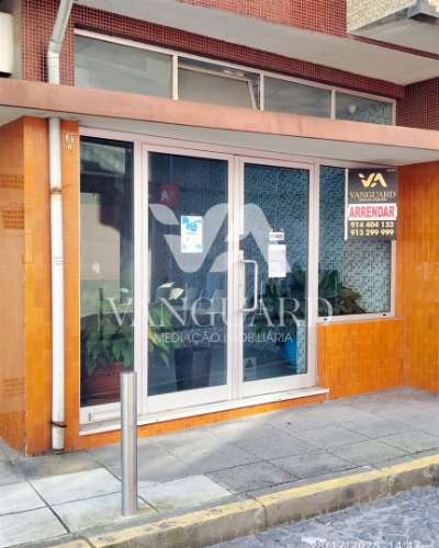 Loja Comercial - Arrendamento Póvoa de Varzim centro - Junto à Igreja Matriz