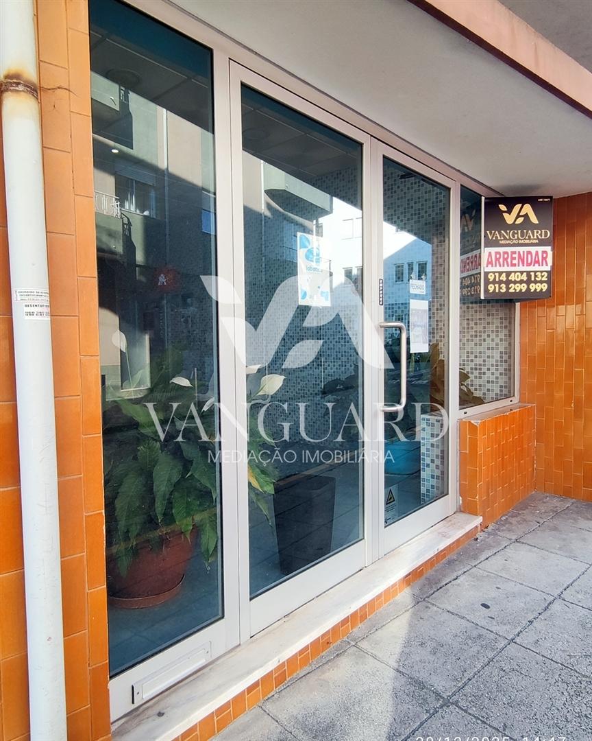 Loja Comercial - Arrendamento Póvoa de Varzim centro - Junto à Igreja Matriz
