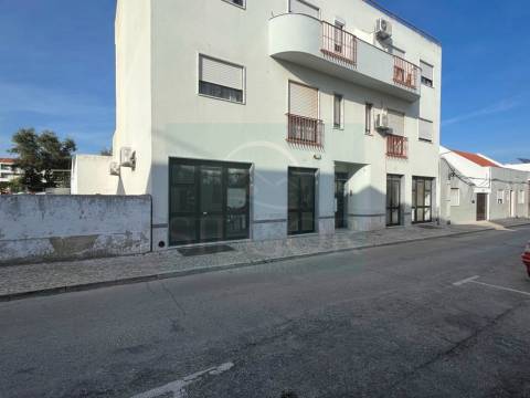 Loja T4 Venda em Baixa da Banheira e Vale da Amoreira,Moita