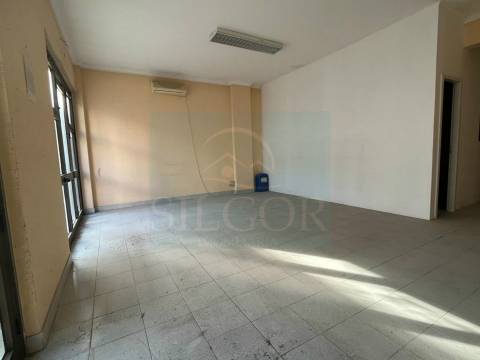 Loja T2 Venda em Baixa da Banheira e Vale da Amoreira,Moita