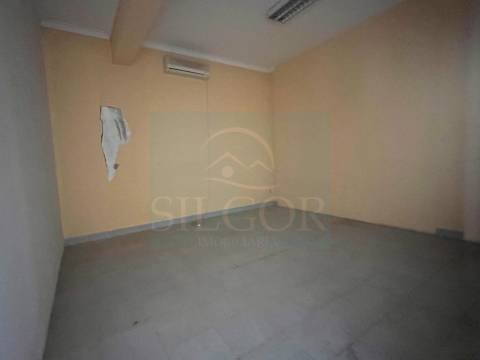 Loja T2 Venda em Baixa da Banheira e Vale da Amoreira,Moita