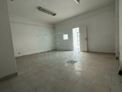 Loja T2 Venda em Baixa da Banheira e Vale da Amoreira,Moita