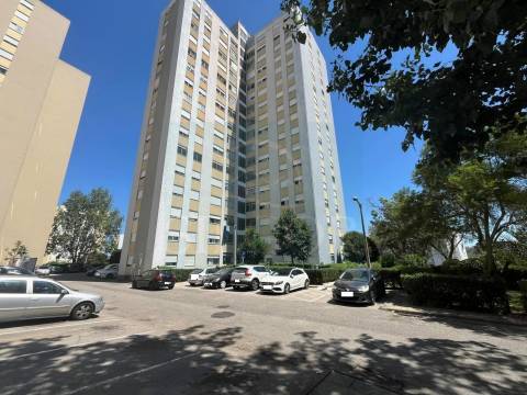 Apartamento T3 Venda em Santo António dos Cavaleiros e Frielas,Loures