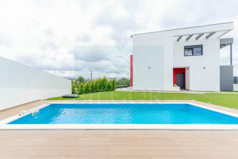 Moradia Isolada T4+1 Venda em Fernão Ferro,Seixal