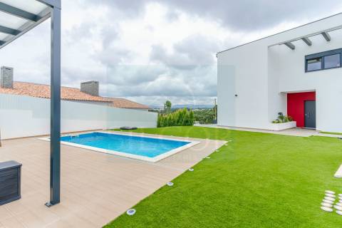 Moradia Isolada T4+1 Venda em Fernão Ferro,Seixal