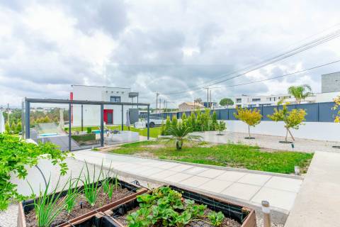 Moradia Isolada T4+1 Venda em Fernão Ferro,Seixal