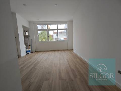 Apartamento T2 Venda em Baixa da Banheira e Vale da Amoreira,Moita