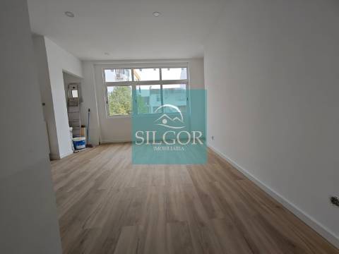 Apartamento T2 Venda em Baixa da Banheira e Vale da Amoreira,Moita