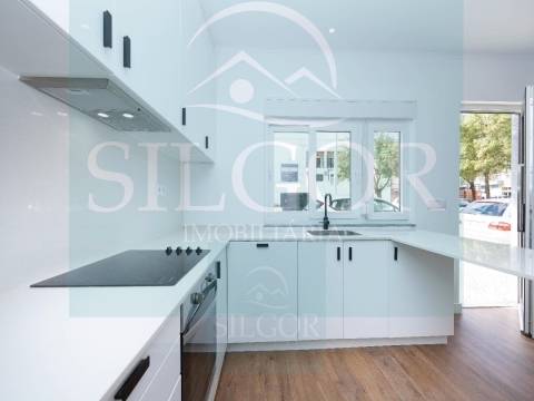 Apartamento T2 Venda em Baixa da Banheira e Vale da Amoreira,Moita