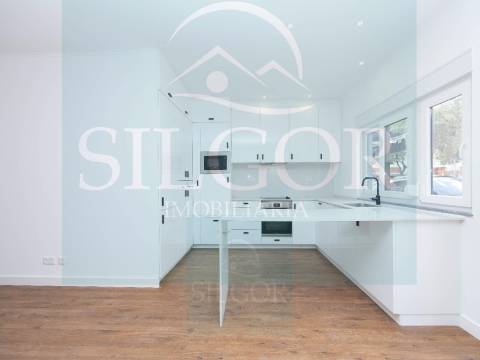 Apartamento T2 Venda em Baixa da Banheira e Vale da Amoreira,Moita