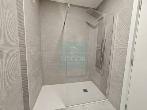 APARTAMENTO T1 C/QUINTAL A ESTREAR