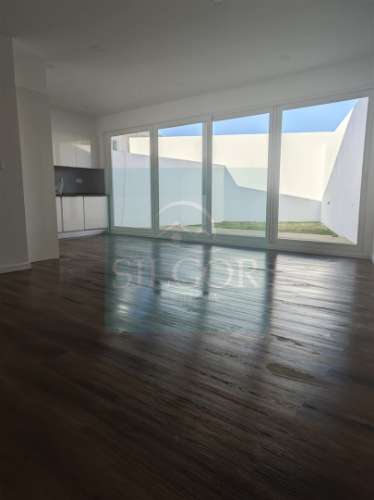 Moradia em Banda T2 Venda em Baixa da Banheira e Vale da Amoreira,Moita