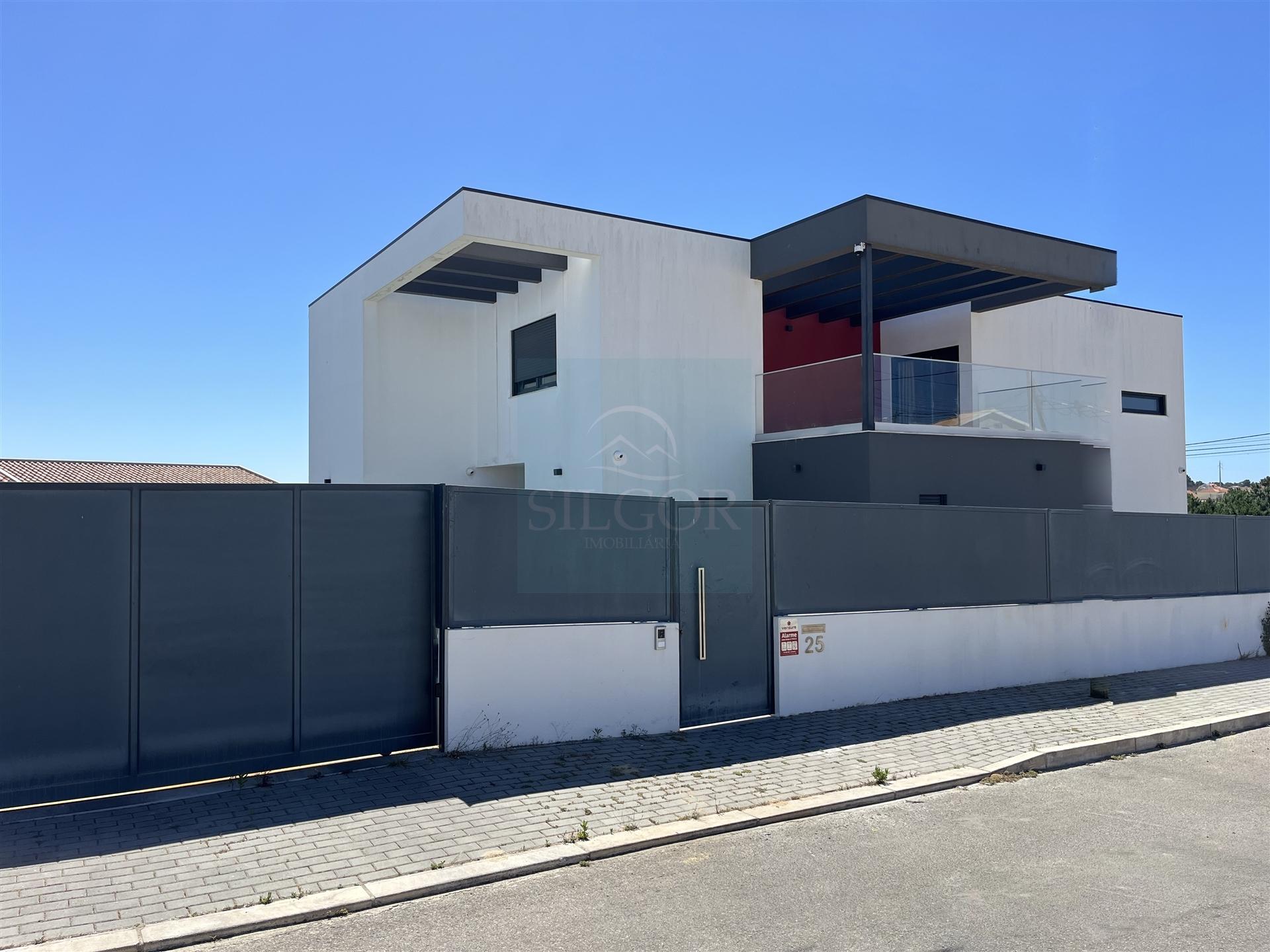 Moradia Isolada T4+1 Venda em Fernão Ferro,Seixal