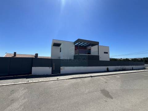 Moradia Isolada T4+1 Venda em Fernão Ferro,Seixal