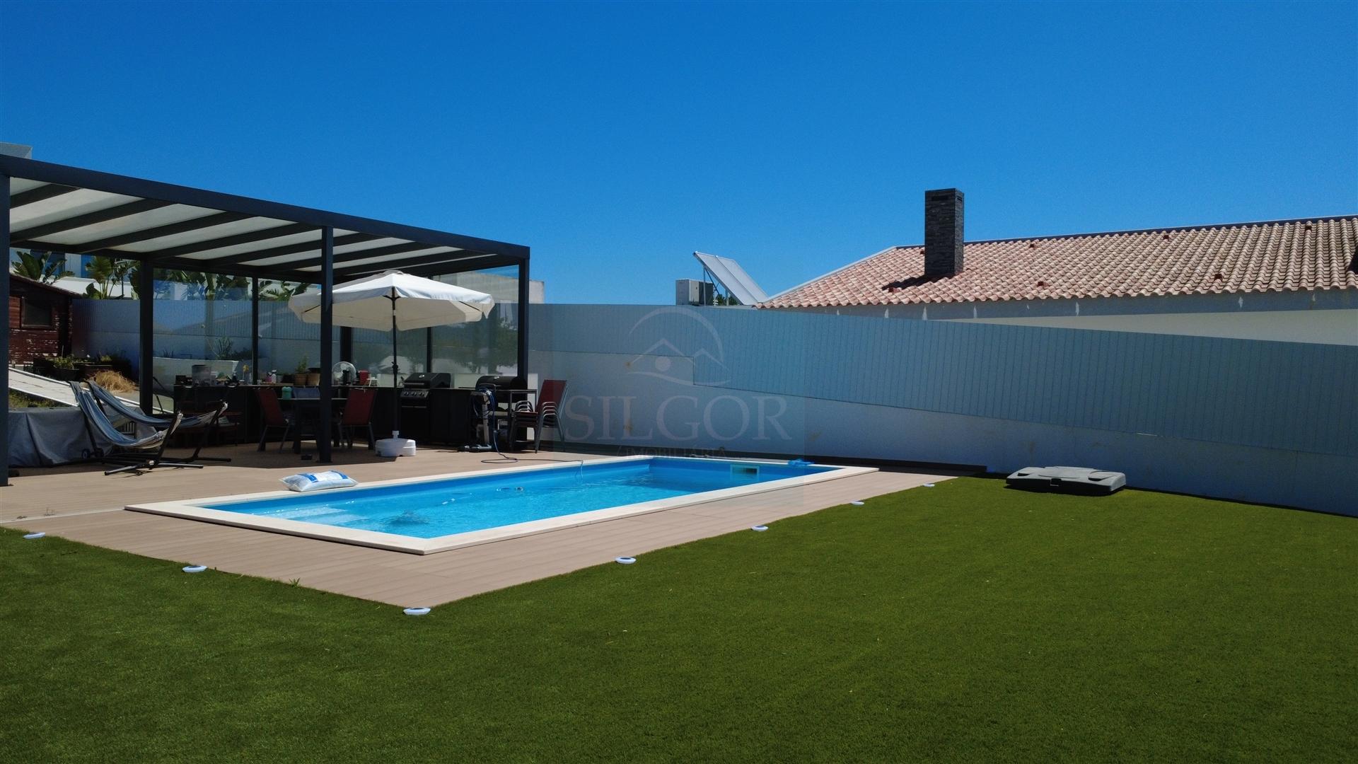 Moradia Isolada T4+1 Venda em Fernão Ferro,Seixal