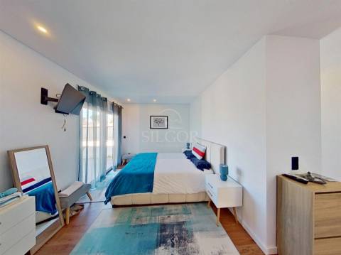 Moradia Isolada T4+1 Venda em Fernão Ferro,Seixal