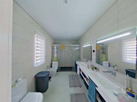 Moradia Isolada T4+1 Venda em Fernão Ferro,Seixal