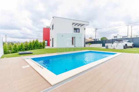 Moradia Isolada T4+1 Venda em Fernão Ferro,Seixal
