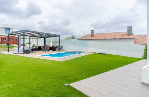 Moradia Isolada T4+1 Venda em Fernão Ferro,Seixal