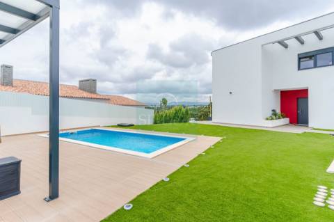 Moradia Isolada T4+1 Venda em Fernão Ferro,Seixal