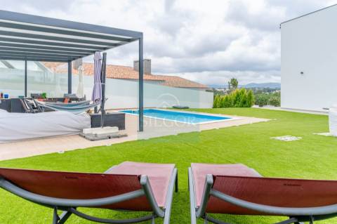 Moradia Isolada T4+1 Venda em Fernão Ferro,Seixal