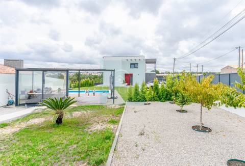 Moradia Isolada T4+1 Venda em Fernão Ferro,Seixal