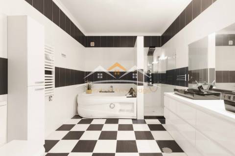 Moradia perto do Lago de Castelo do Bode